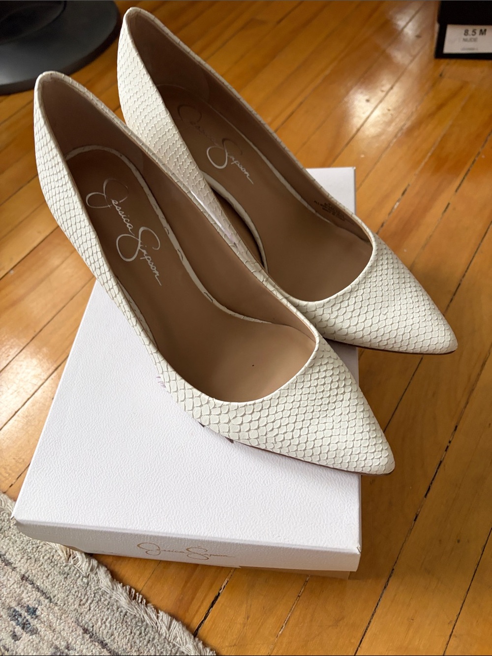 Jessica Simpson White Snake skin Textured Pointed-Toe Pumps